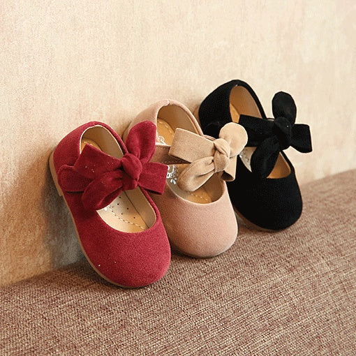 Spring and autumn model baby leather shoes Little princess soft bottom 1-3T old love bow girl can not afford to fall shoes